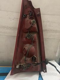 Stop Mazda Premacy destro