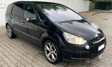 Ford S-Max Titanium