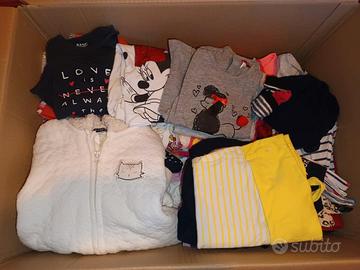 scatolone con vestiti 