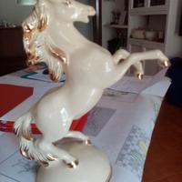 Soprammobile cavallo in procellana