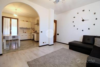 CASA SEMINDIPENDENTE A SOMMARIVA PERNO