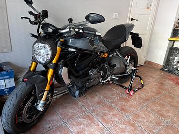 Ducati Monster 1200 S