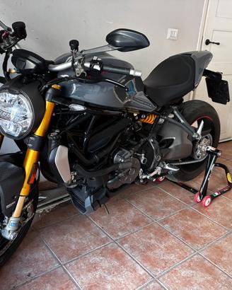 Ducati Monster 1200 S