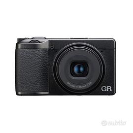 Ricoh GR III x HDF