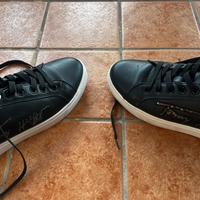 Sneaker nere