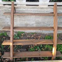 scala ornamentale in legno.