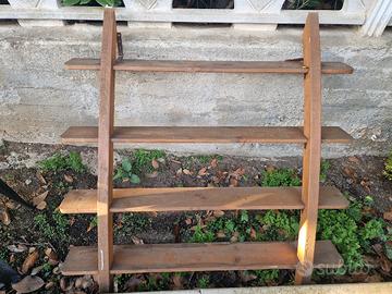 scala ornamentale in legno.