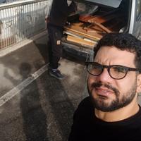 Assistante di traslochi /sgombero