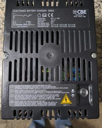Caricabatterie della CBE, mod CB520-300W 220V 20Ah