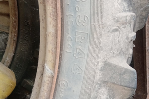 Gomme e cerchi stretti per trattore