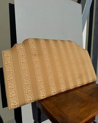 Testata letto matrimoniale in tessuto sagomata