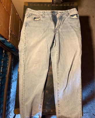 Pantaloni levis