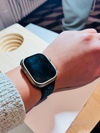 Apple Watch ultra 2 49 mm titanium ceramic
