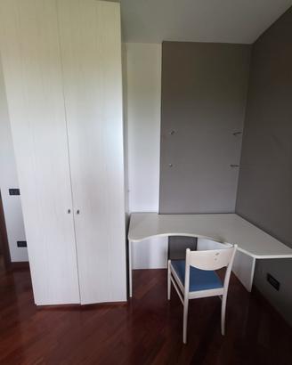 cameretta mobili studio scrivania legno chiaro