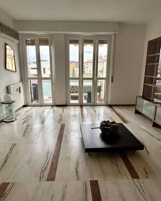 Appartamento di 111 m² con 3 locali e box auto a M