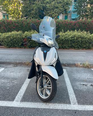Beverly 300