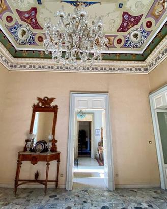Appartamento di 270 m² con più di 5 locali a Catan