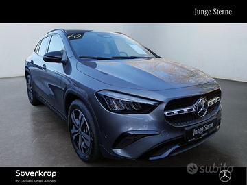 MERCEDES-BENZ GLA 180 Automatic Progressive Adva