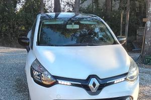 Autovettura Renault Clio anno 2014