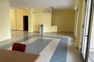 Negozio bilivelli di 150 mq in zona di passaggio