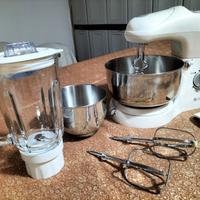 Macchina impastatrice con frullatore