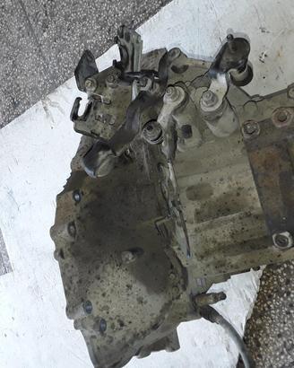 CAMBIO MANUALE COMPLETO KIA Carens 2° Serie D4ea