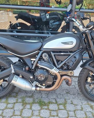 Ducati Scrambler 800 ICON 2021