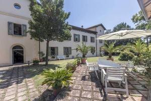Appartamento di 331 m² con più di 5 locali a Ozzan