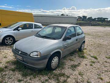 Opel corsa pari al nuovo  neopatentato 80000 km