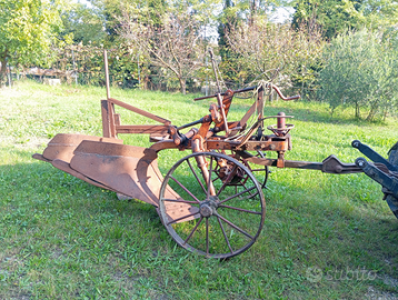 Aratro bivomero greco carrello