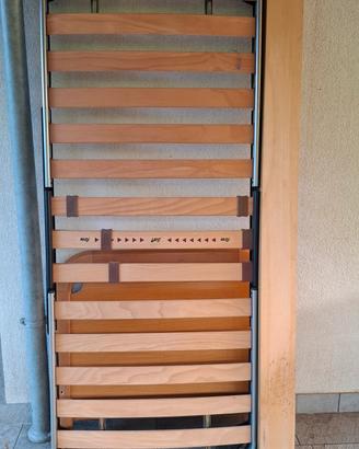 letto singolo con rete in doghe