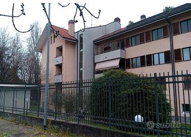 Immobile in asta di 230 m² con 5 locali e box auto