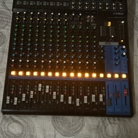 Mixer YAMAHA MG16XU
