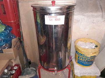 Contenitori per olio