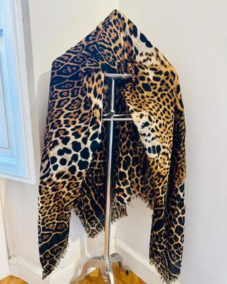 Stola grande di Yves Saint Laurent