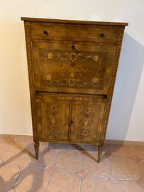 credenza noce intarsi floreale 