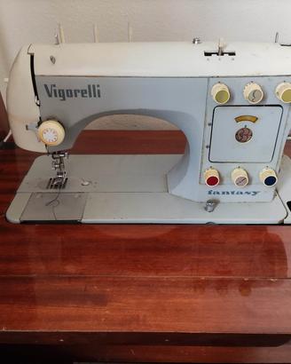 mobiletto con macchina da cucire Vigarelli fantasy