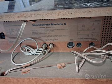Radio con mobile vintage