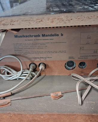 Radio con mobile vintage