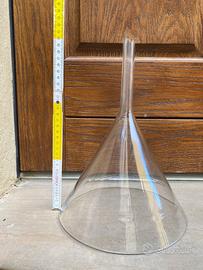 Grande imbuto vintage in vetro travaso laboratorio