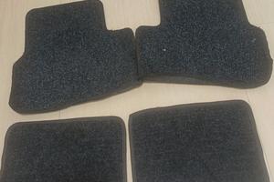 4 tappetini atini auto Peugeot 207 completi 