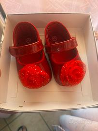 Scarpe neonata misura 15