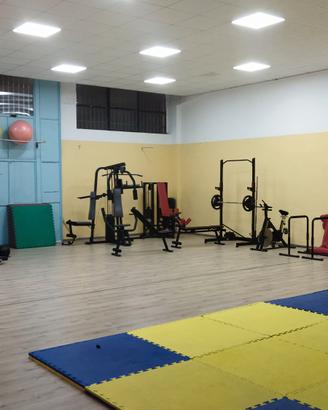 Sala per corsi sportivi, ballo, musica