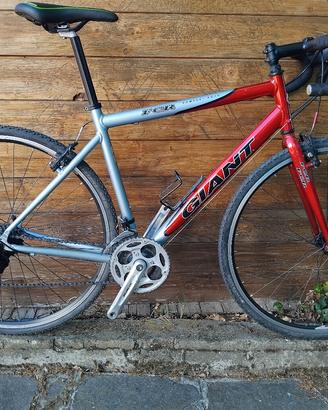 bici gravel Giant 28