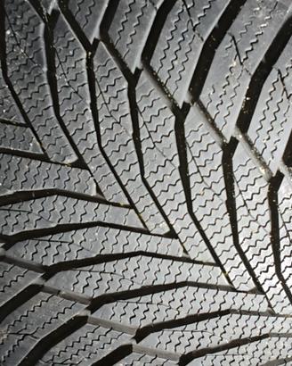 275/ 35 zr19 245/ 40 r19 gomme invernali pneumati