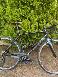Scott Addict 20 in Carbonio Shimano 105