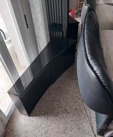 Comodini triangolari laccati neri