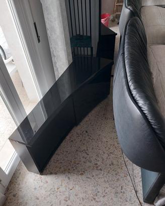 Comodini triangolari laccati neri