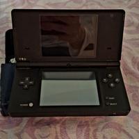 Nintendo DSi con giochi