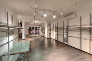 Arredamento negozio come nuovo